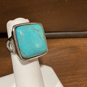 NWOT - Large Ladies Square Turquoise & Silvertone Statement Ring - Size 6.5*